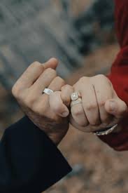 Why Are Matching Promise Rings a Meaningful Gift for a Boyfriend and Girlfriend?
